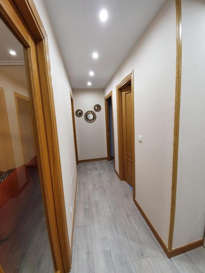 Apartamento Piso De Tres Con Garaje Y Todos Servicios Cerca Burgo